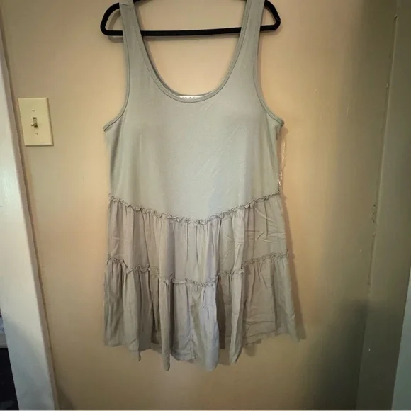 Sleeveless Tiered dress with shorts built in - Seagrass - Picture 2 of 11